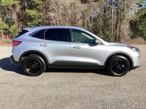 Used 2020 Ford Escape SE image 4