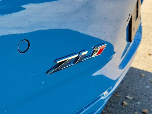 Used 2022 Chevrolet Camaro ZL1 image 11