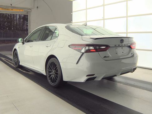 Used 2023 Toyota Camry SE image 9