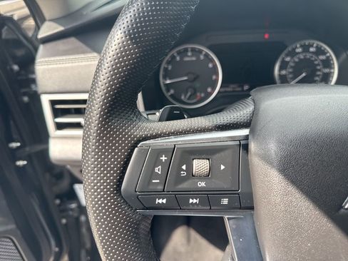 Used 2025 Mitsubishi Outlander SE FWD image 13