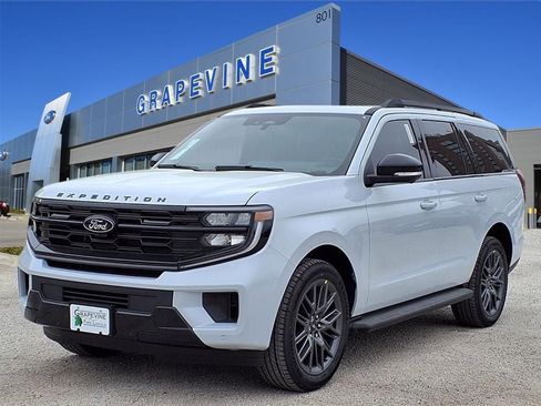 New 2026 Ford Expedition Platinum w/ Stealth Appearance Package AWD/4WD image 8
