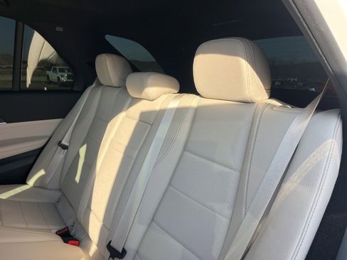 Used 2023 Mercedes-Benz GLE 350 4MATIC image 41