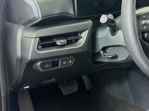 Used 2025 Kia K4 LXS image 17