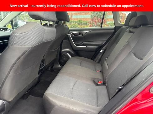Used 2022 Toyota RAV4 LE AWD/4WD image 26