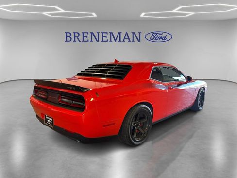 Used 2017 Dodge Challenger SRT Hellcat RWD image 5