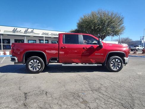 Used 2022 Chevrolet Silverado 2500 LT w/ Convenience Package image 2