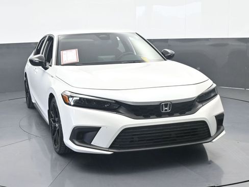 Used 2023 Honda Civic Sport image 9