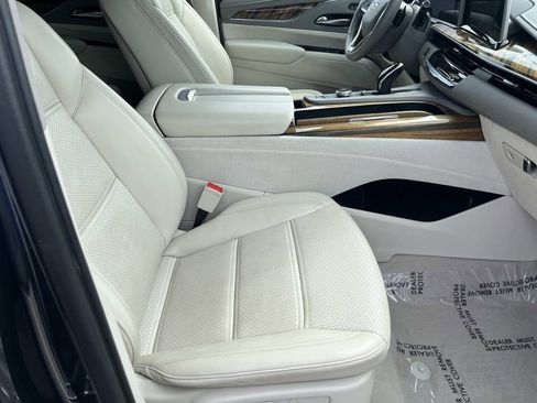 Used 2021 Cadillac Escalade ESV Sport Platinum image 24