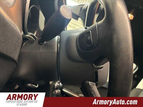 Used 2017 Dodge Charger SXT image 11