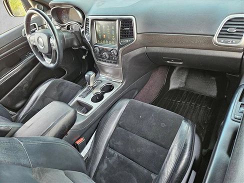 Used 2017 Jeep Grand Cherokee Altitude image 20