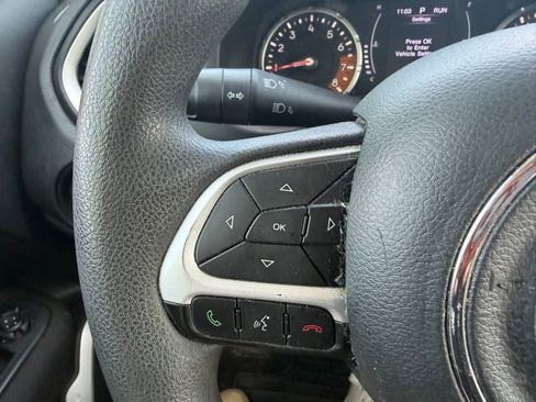 Used 2020 Jeep Renegade Sport w/ UConnect 7.0 Group FWD image 9