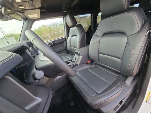 New 2025 Ford Bronco Badlands image 21