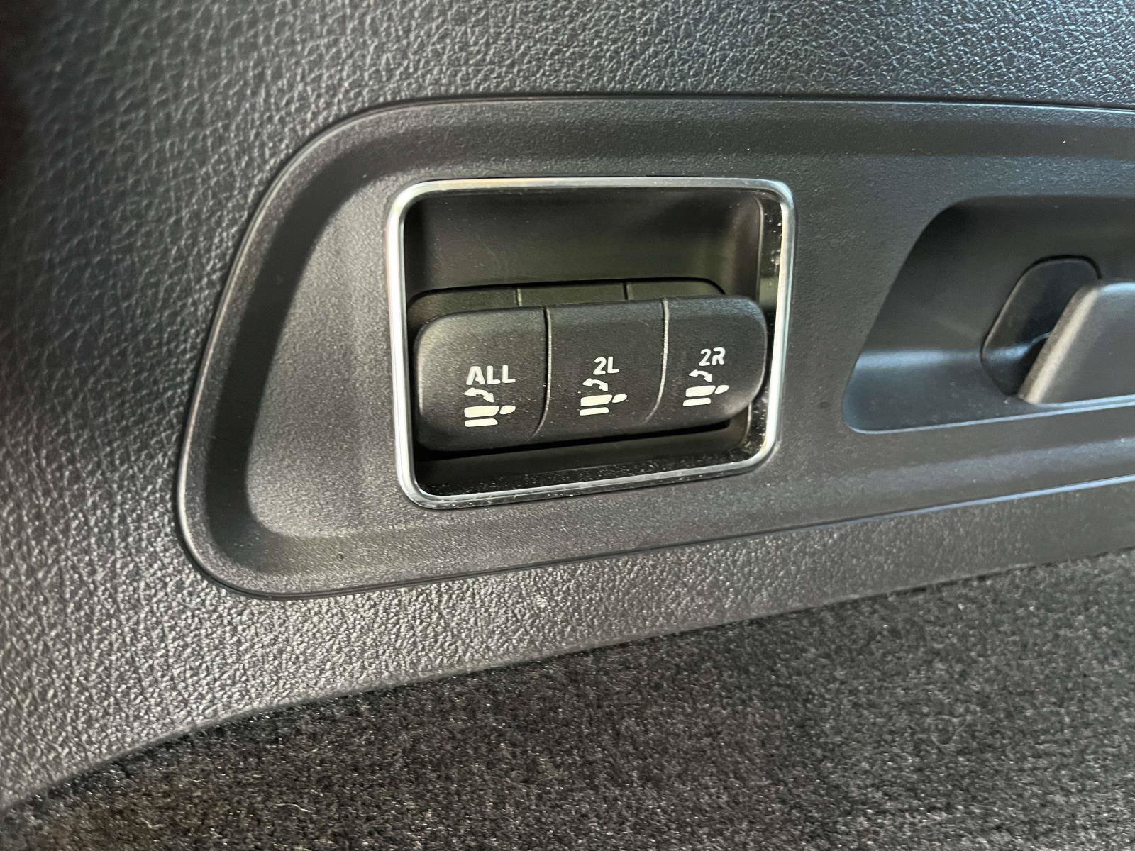 Certified 2025 Mercedes-Benz GLS 450 4MATIC image 11