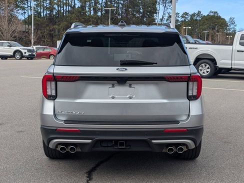 Certified 2025 Ford Explorer Platinum w/ Ultimate Package image 5