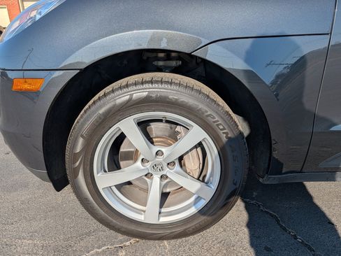 Used 2017 Porsche Macan image 29