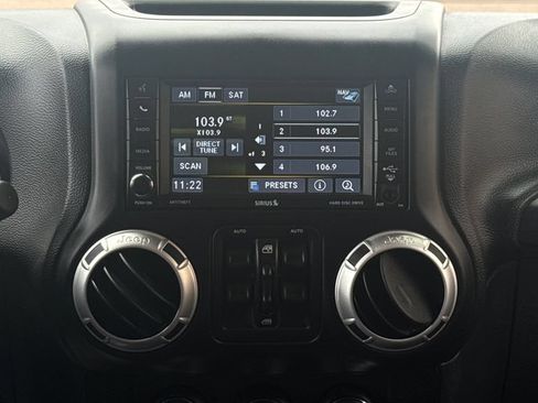 Used 2013 Jeep Wrangler Unlimited Rubicon w/ Dual Top Group AWD/4WD image 20