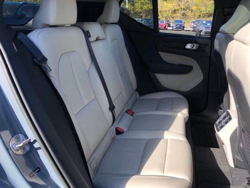 Used 2023 Volvo XC40 B5 Ultimate w/ Protection Package Premier image 36