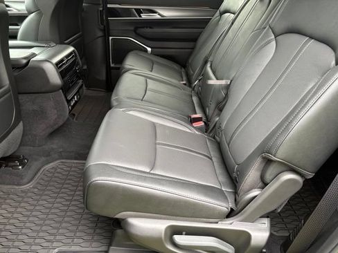 New 2026 Jeep Grand Wagoneer Limited w/ 8-Passenger Seating Package AWD/4WD image 12