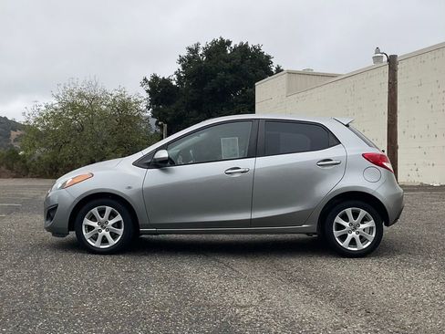 Used 2013 MAZDA MAZDA2 Touring image 3