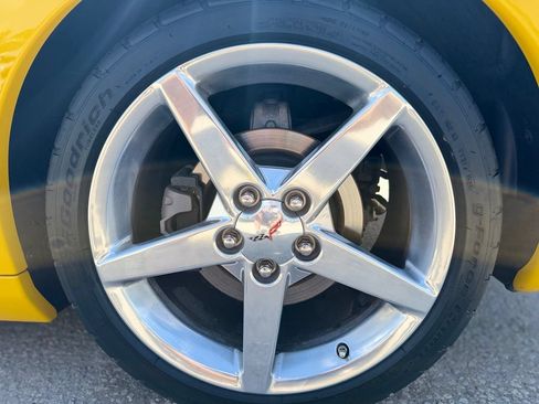 Used 2006 Chevrolet Corvette Convertible w/ Preferred Equipment Group RWD image 18