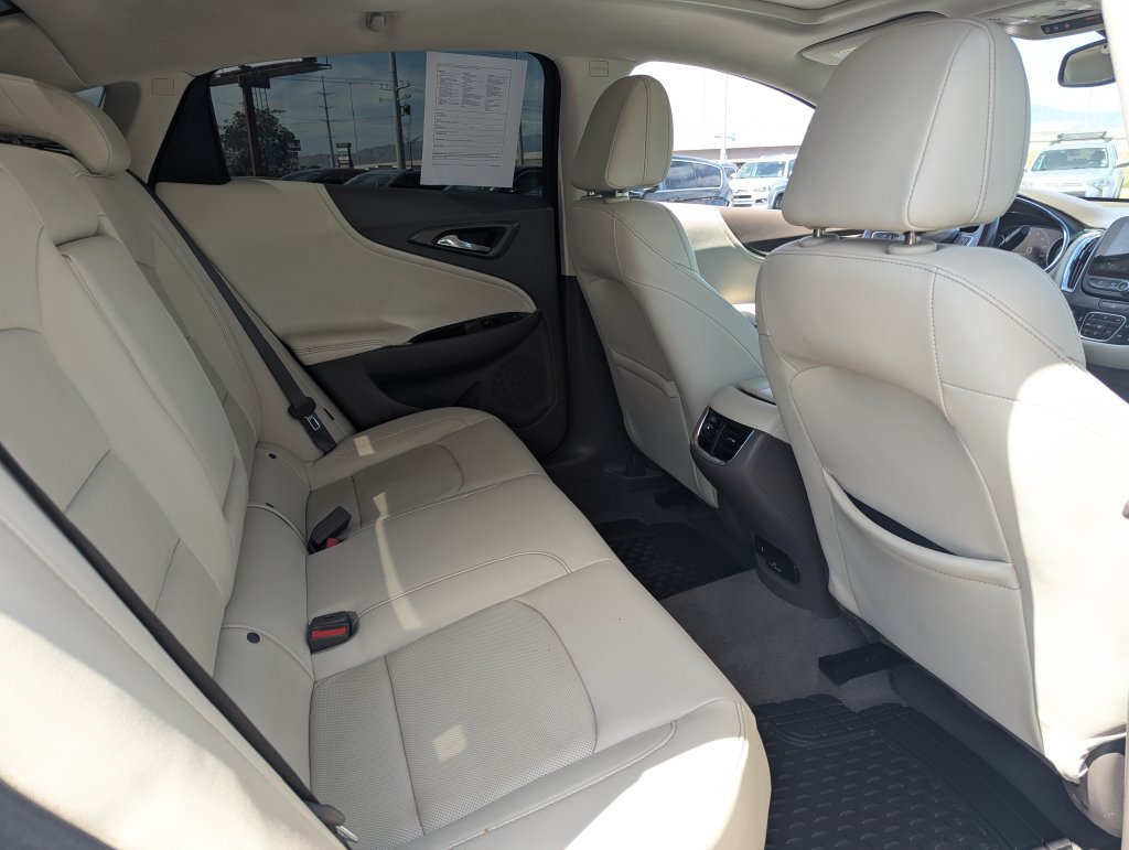 Used 2019 Chevrolet Malibu Premier w/ Sun and Wheel Package FWD image 33