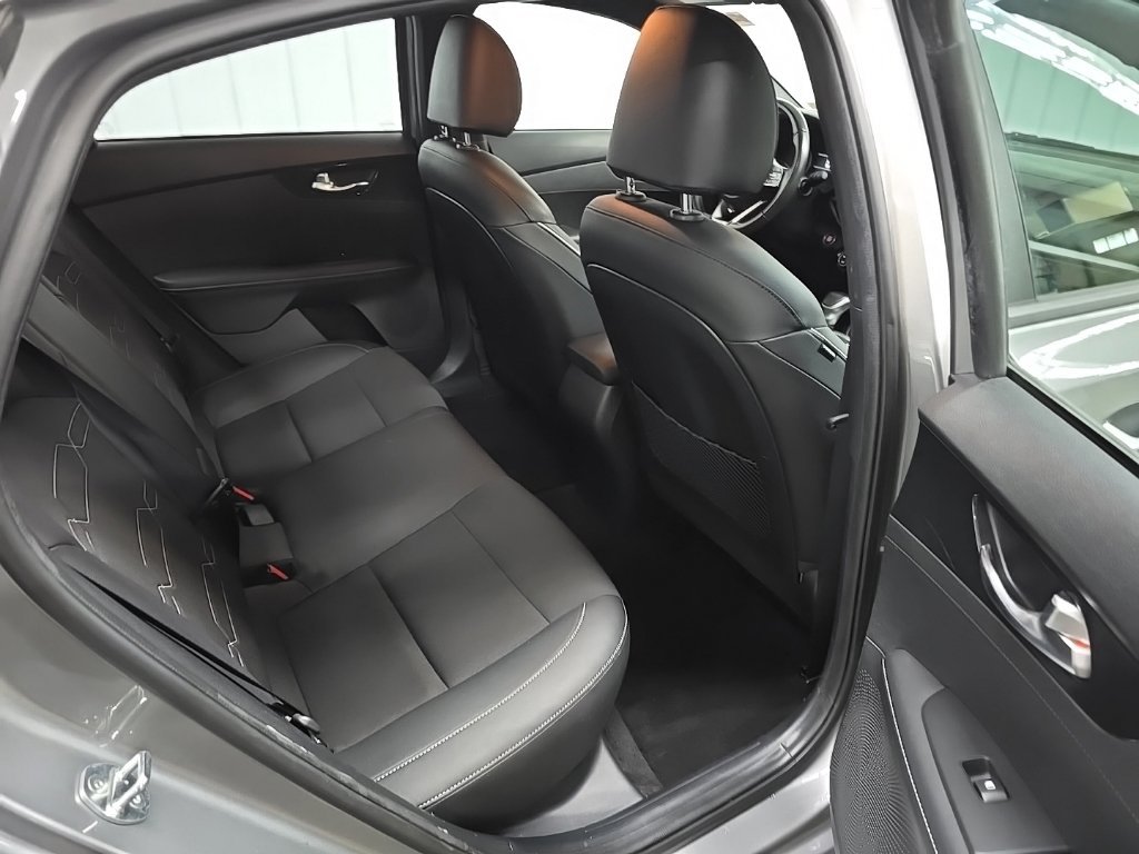 Used 2022 Kia Forte GT-Line FWD image 17
