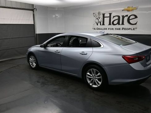 Used 2017 Chevrolet Malibu LT FWD image 29