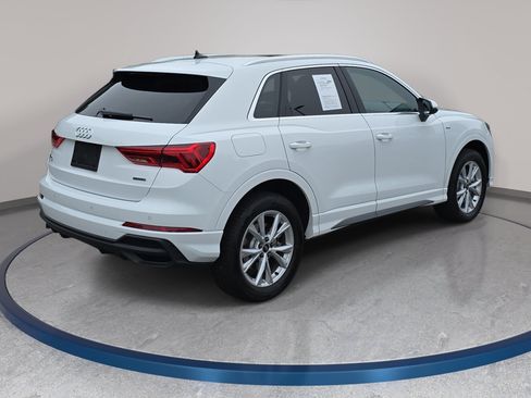 Certified 2025 Audi Q3 2.0T Premium w/ Convenience Package AWD/4WD image 5