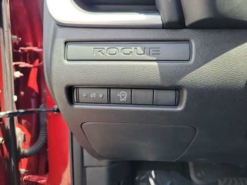 Used 2025 Nissan Rogue S FWD image 20