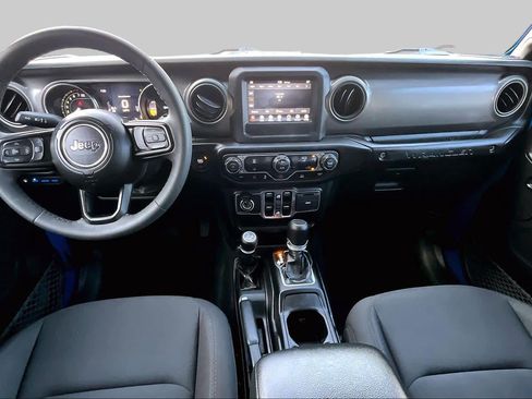 Used 2023 Jeep Wrangler Unlimited w/ Convenience Group AWD/4WD image 15