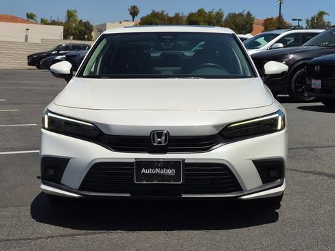 Used 2024 Honda Civic Touring image 3