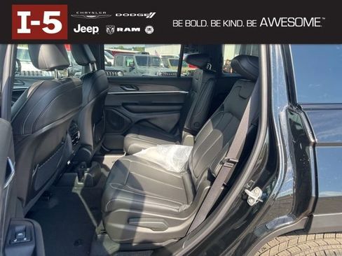 New 2025 Jeep Grand Cherokee L Limited w/ Luxury Tech Group II image 15