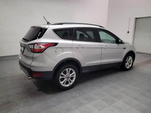 Used 2018 Ford Escape SE w/ SE Sync 3 Package FWD image 10