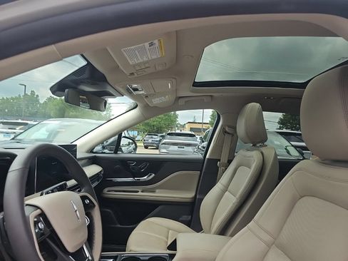 Certified 2024 Lincoln Corsair AWD w/ Equipment Group 101A image 10