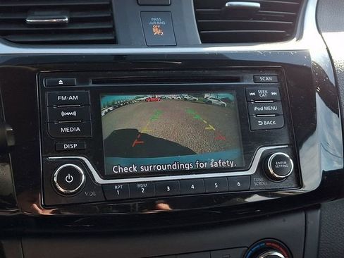 Used 2017 Nissan Sentra SV FWD image 17