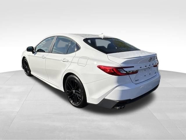 Used 2025 Toyota Camry SE w/ Convenience Package FWD image 5