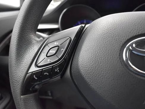 Used 2020 Toyota C-HR LE FWD image 23