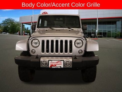 Used 2018 Jeep Wrangler Unlimited Sahara image 7