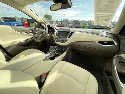 Used 2024 Chevrolet Malibu LT FWD image 34