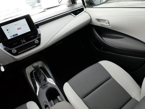 Certified 2025 Toyota Corolla LE image 11