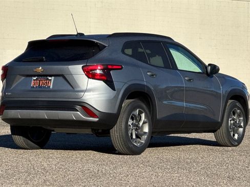 New 2026 Chevrolet Trax LT image 4