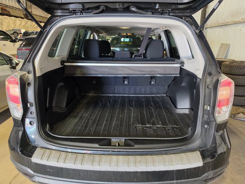 Used 2018 Subaru Forester 2.5i Premium w/ All-Weather Package AWD/4WD image 8