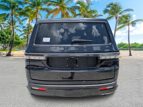 New 2026 Jeep Grand Wagoneer L Limited AWD/4WD image 4