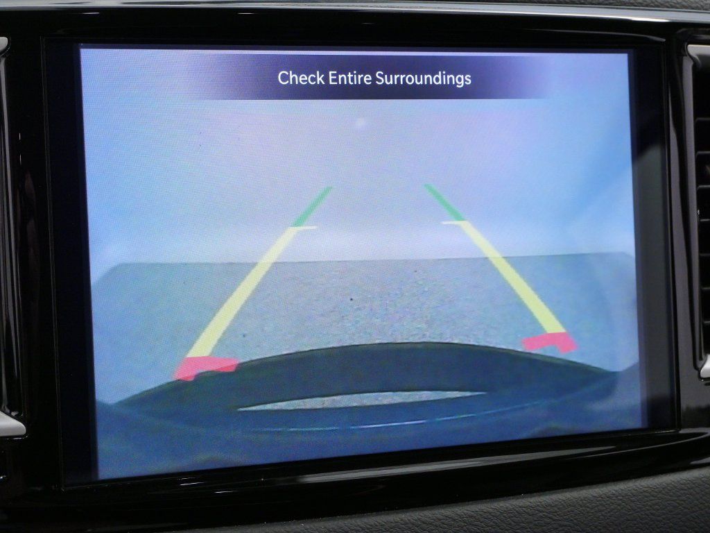Certified 2023 Chrysler Pacifica Touring-L FWD image 28