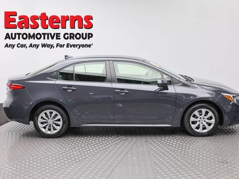 Used 2023 Toyota Corolla LE FWD image 4