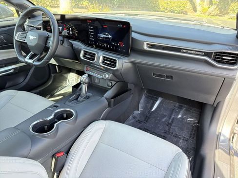 Used 2025 Ford Mustang GT Premium image 33