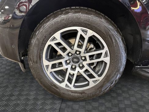 Used 2025 Ford Expedition Active AWD/4WD image 14