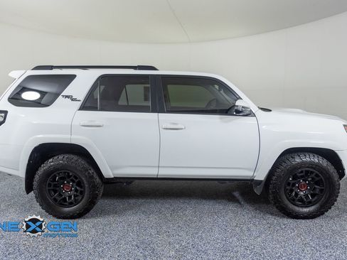 Used 2023 Toyota 4Runner TRD Off-Road Premium w/ Moonroof Package AWD/4WD image 8