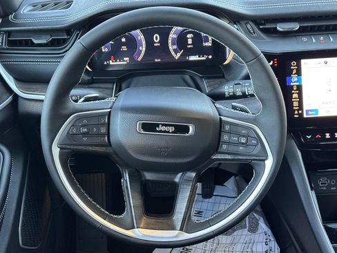 New 2026 Jeep Grand Cherokee Limited w/ Limited Altitude Package image 38