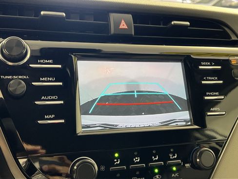 Used 2019 Toyota Camry LE FWD image 16
